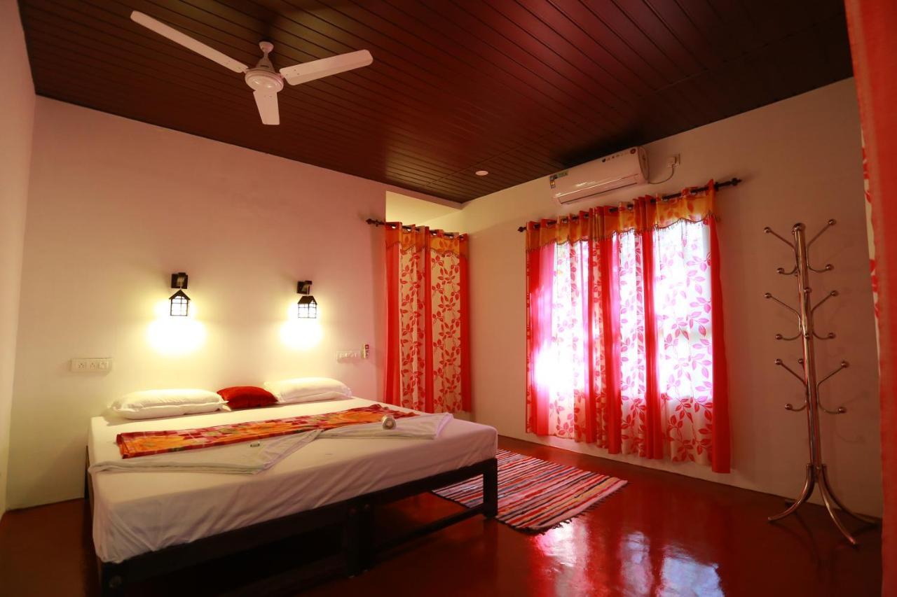 Marari John'S Beach Appartement Mararikulam Buitenkant foto