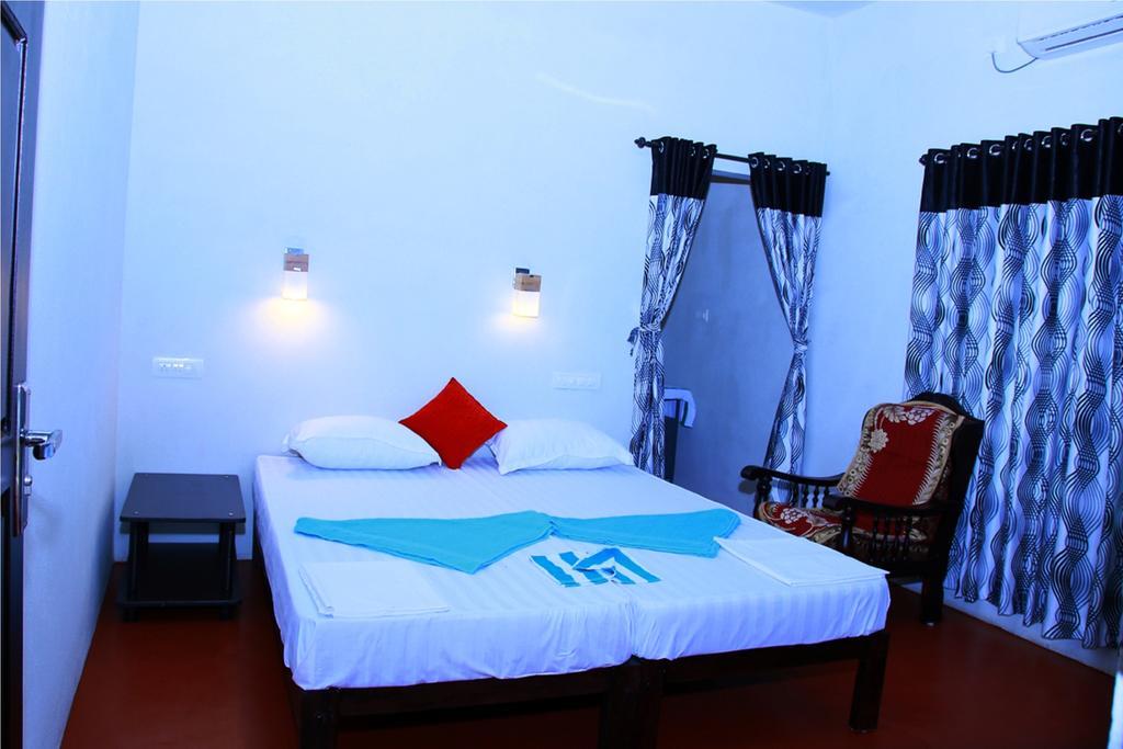 Marari John'S Beach Appartement Mararikulam Buitenkant foto
