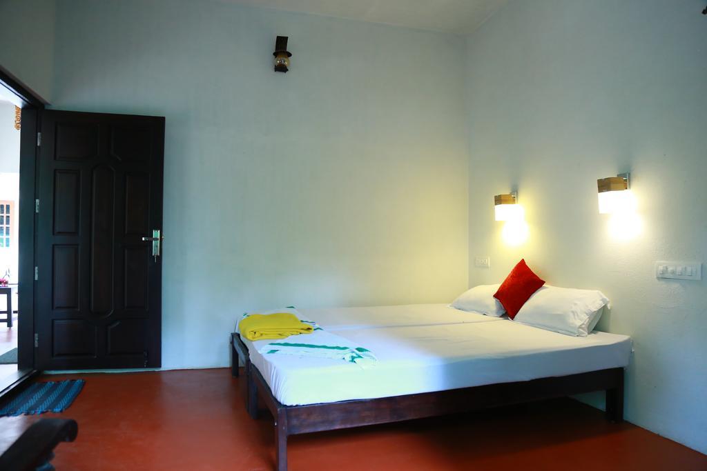 Marari John'S Beach Appartement Mararikulam Buitenkant foto