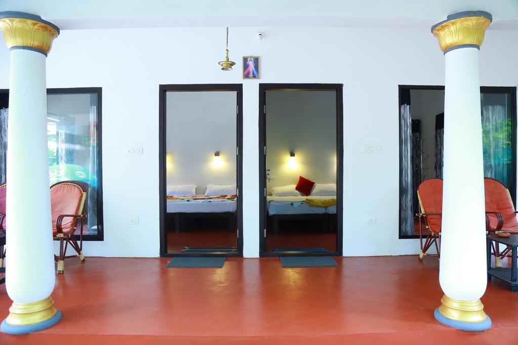 Marari John'S Beach Appartement Mararikulam Buitenkant foto