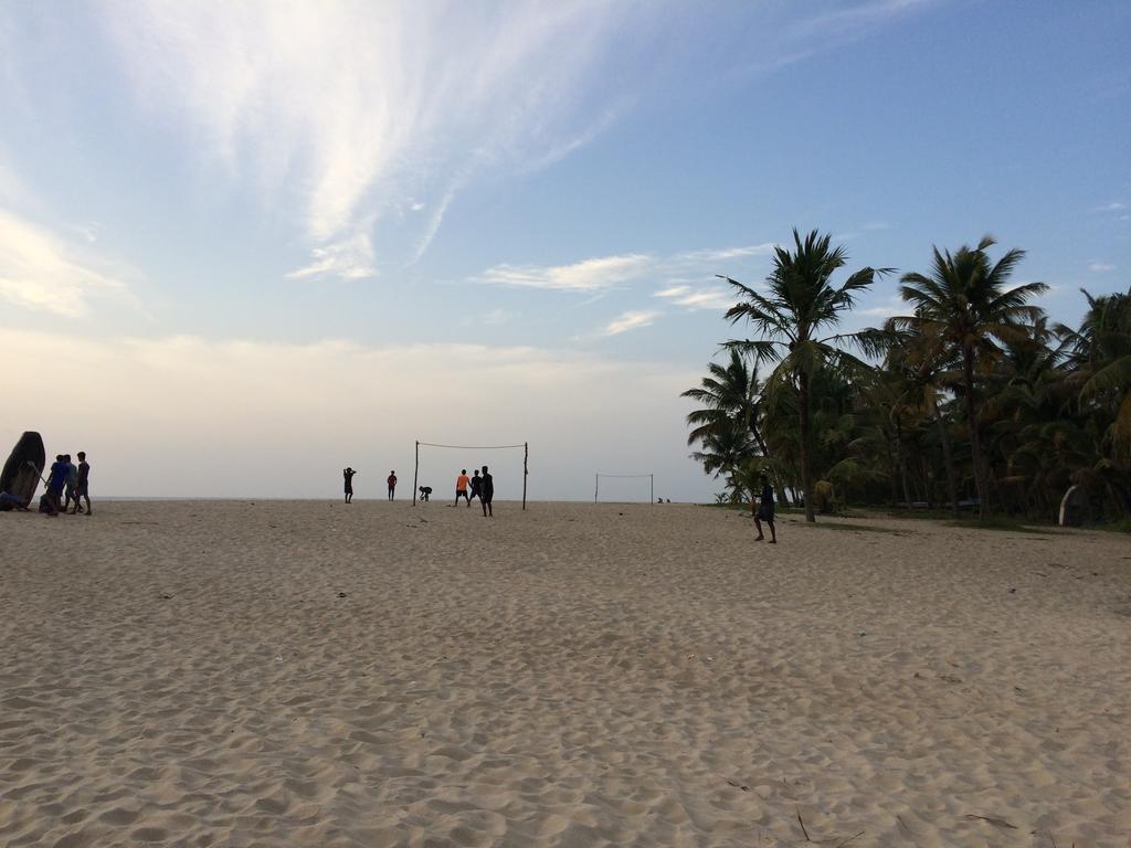 Marari John'S Beach Appartement Mararikulam Buitenkant foto