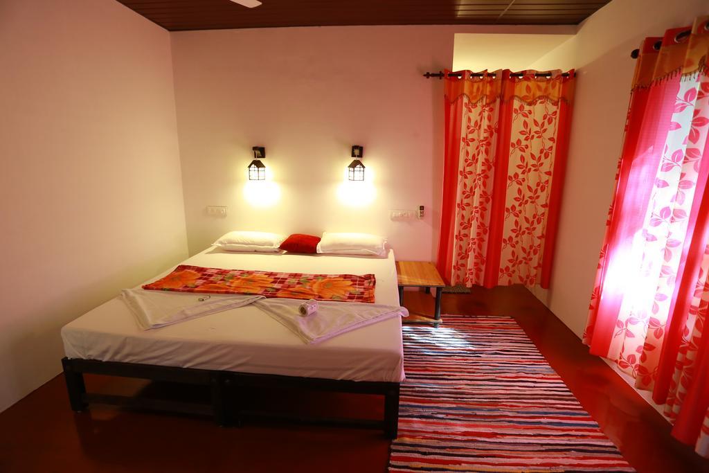 Marari John'S Beach Appartement Mararikulam Buitenkant foto