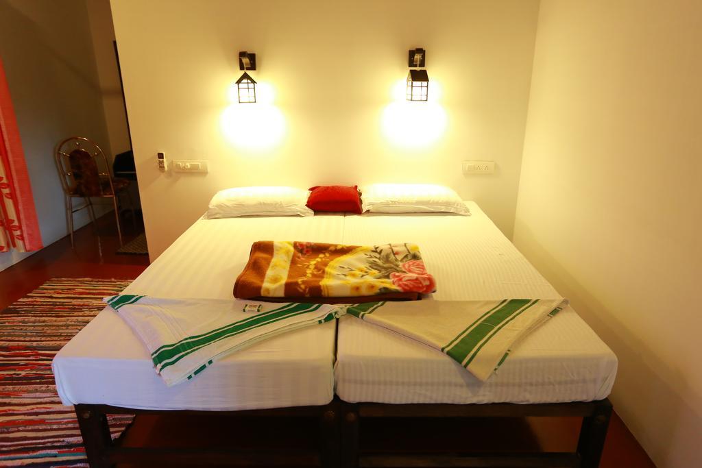 Marari John'S Beach Appartement Mararikulam Buitenkant foto