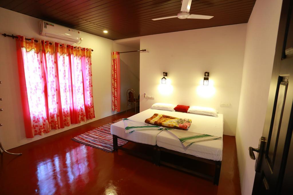 Marari John'S Beach Appartement Mararikulam Buitenkant foto