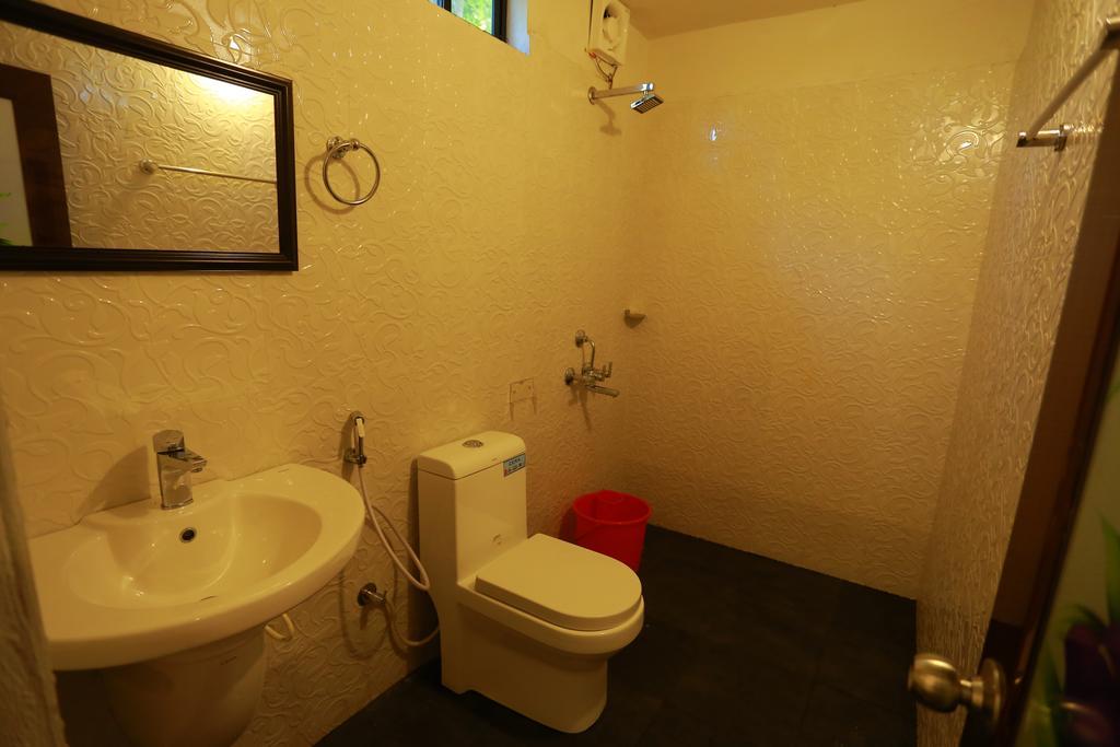 Marari John'S Beach Appartement Mararikulam Buitenkant foto